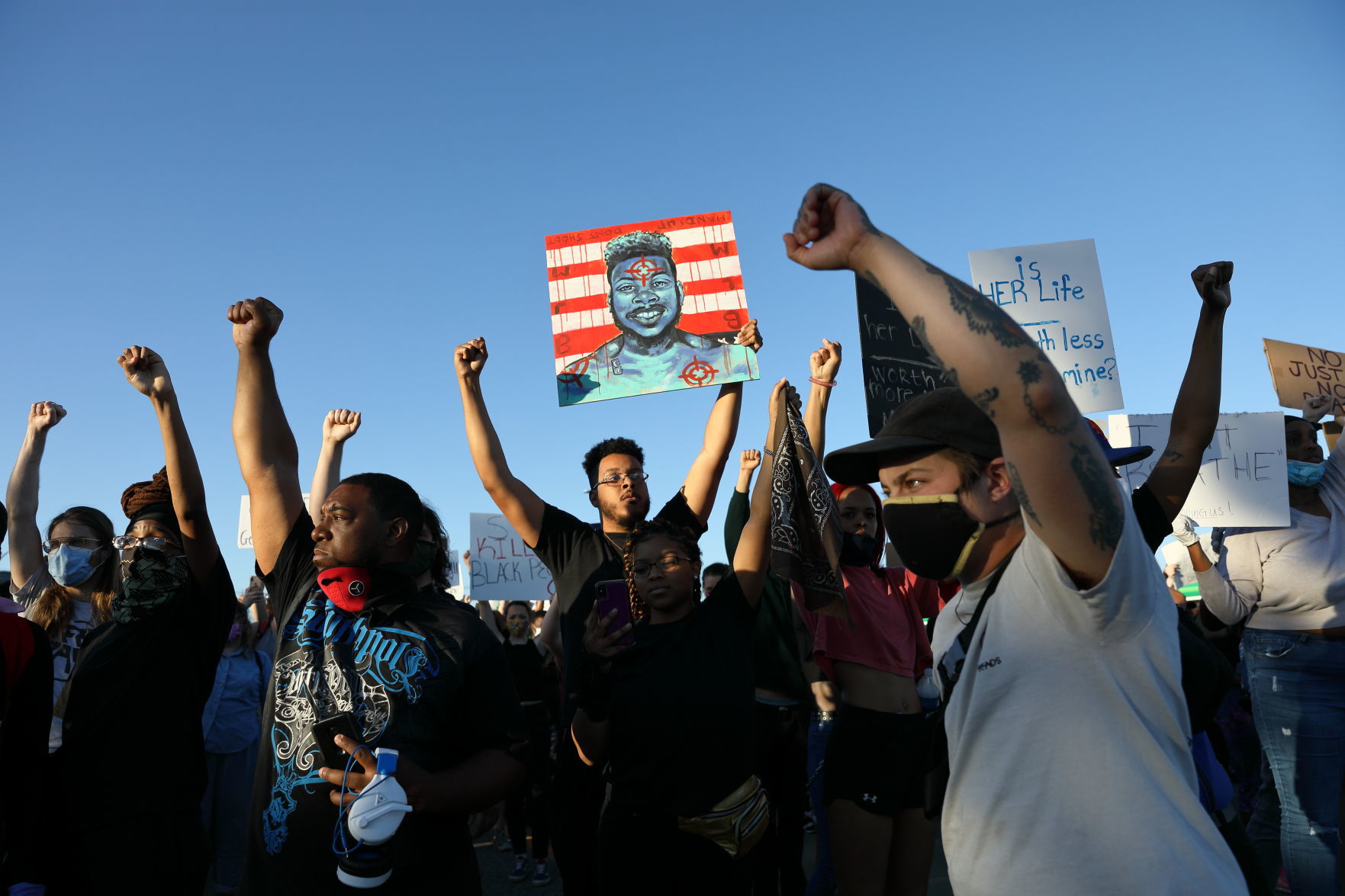Protesters march St. Louis streets in solidarity with Minneapolis